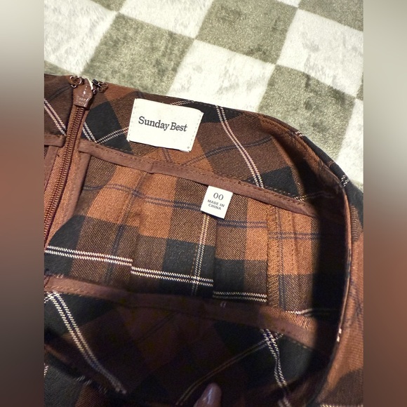 Aritzia sunday best olive skirt - Picture 3 of 6